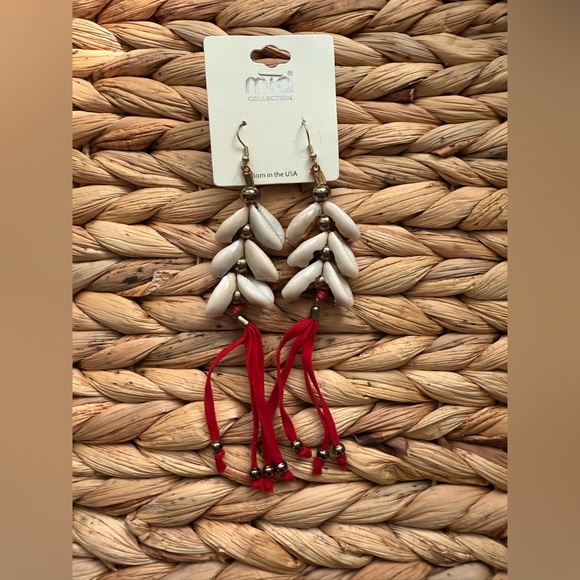 Mia Collection Shell Fringe Drop Earrings 🐚 - Picture 1 of 2